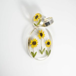 Captured Nature in Resin – Sunflower Pendant and Earrings Set